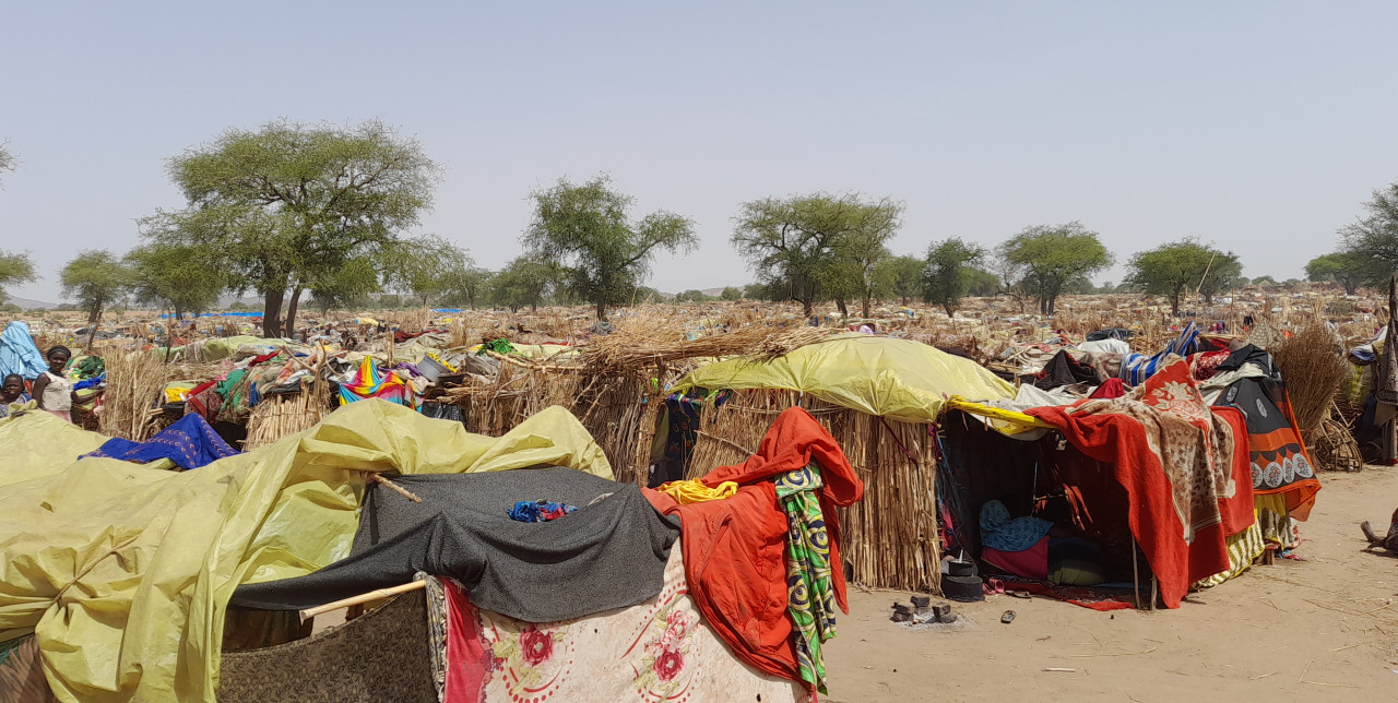 Sudan, 50mila persone accampate da mesi al confine del Ciad senza assistenza e servizi di base