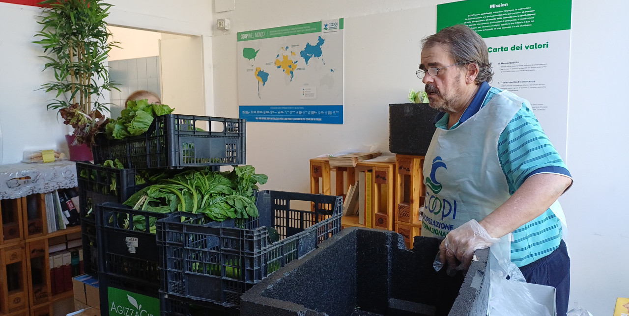 L’Hub di Piazzale Selinunte a Milano, uno spazio per alleviare la povertà alimentare