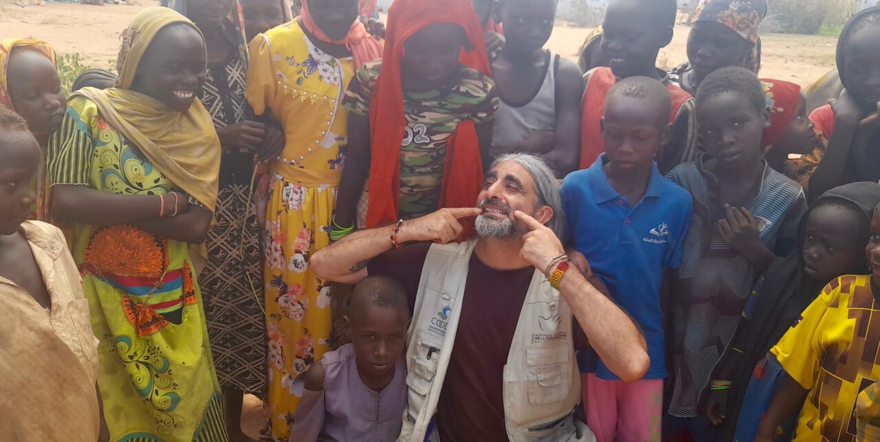 Sudan. Il conflitto senza fine e la voglia di un sorriso
